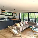 Villa De Prestige Avec Piscine Chauffée, Proche Plages Et Port De - Fr-1-239-1070