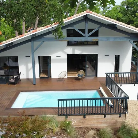 De Prestige Avec Piscine Chauffee, Proche Plages Et Port De - Fr-1-239-1070